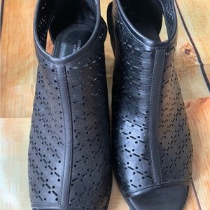 Size 12w New Shoes by cloudwalkers